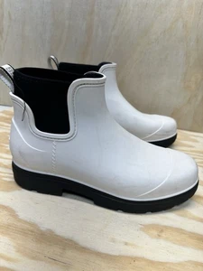 UGG rain Ankle Boots Womens Sz 10 - Picture 1 of 9