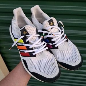Adidas Ultra Boost Pride Edition LGBTQ+ Mens 10.5 White Tennis Shoe Sneaker - Picture 1 of 8
