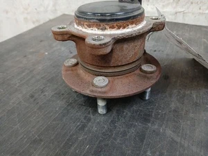 RH & LH Rear Hub LX6Z1109A Fits 20-24 Escape FWD 2950694 - Picture 1 of 11