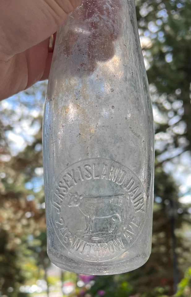 Very Rare - Jersey Island Dairy - Pint Milk Bottle - Toronto, Ontario, Canada - Image 1 of 1