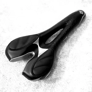 SPECIALIZED JETT 130 CARBON 130mm SEAT SADDLE ROAD BIKE BODY GEOMETRY Hollow Ti - Picture 1 of 13