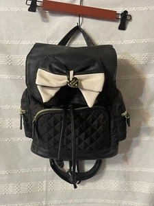 Betsey Johnson Rucksack schwarz mit Schleife 29,99 - Bild 1 von 4