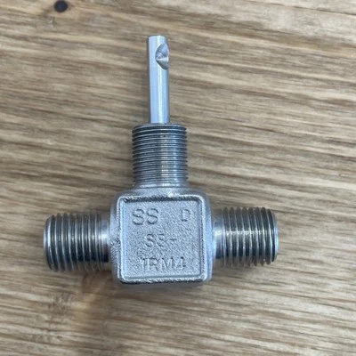 Whitey Compression Needle Valve Model No. SS-1RM4 SSD - Image 1 of 4