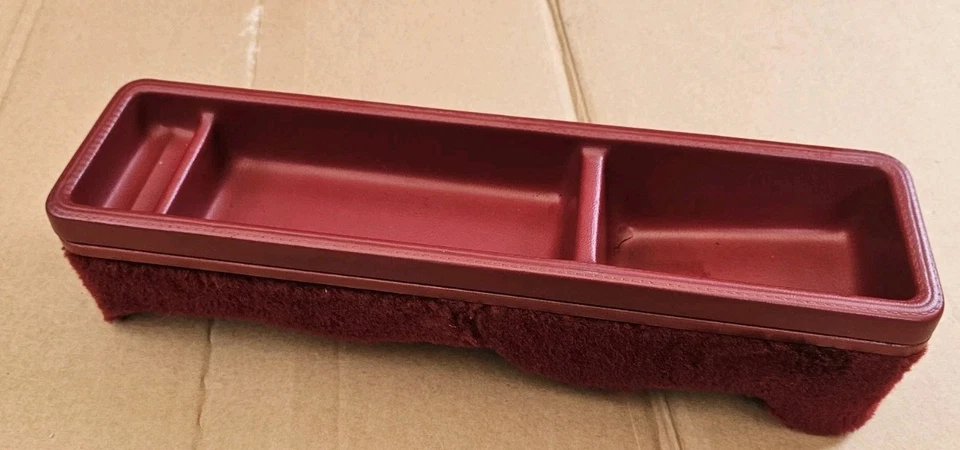 1979 1985 Cadillac Eldorado Barittz центральная консоль подлокотник хранения / красный - Изображение 1 из 4