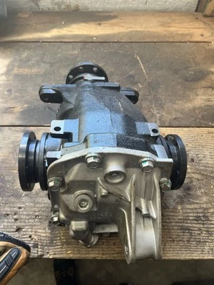 Conjunto de soporte de eje diferencial trasero para BMW X3 E83 2008 L6 3,0 L 33107547090 Foto 1 de 4