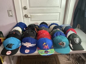 Lote De 40 Sombreros NEW ERA & Mitchell & Ness SnapBack y Ajustados - Estado Grado A - Imagen 1 de 24