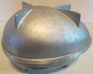 Nordic Ware? Metal Cast Aluminum 2 Piece Egg Mold for Baking - Picture 1 of 7