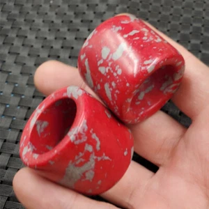 Anillo de jade anillo rojo piedra de pino anillo rojo sangre de pollo anillo rojo anillo de jade grande anillo de jade - Imagen 1 de 1