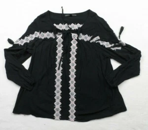 Campana con flecos rosa bordada negra de la colección Torrid Insider talla 0 L - Imagen 1 de 8