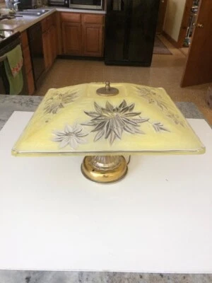 Lámpara de araña antigua vintage de 3 luces decorativa de los años 40-50 Foto 1 de 4