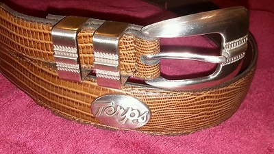 Cinturón de cuero genuino marrón para hombre con University of Maryland Terps Conchos 28 NL Foto 1 de 3