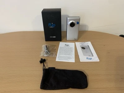 Flip Video Mino F360B Mini Video Camera Camcorder 2GB 60Min 480p Clean Tested - Image 1 of 4