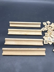 Vintage Scrabble Tiles Wood And Trays Lot - Foto 1 di 3