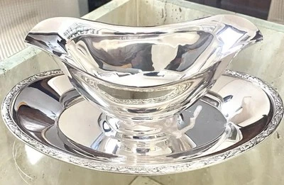 Oneida Vintage Silver Plate 1980 Maybrook Gravy Boat  - Image 1 of 4