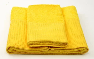 COPPIA ASCIUGAMANI SPUGNA CON BALZA NIDO D'APE - GIALLO - Imagen 1 de 1