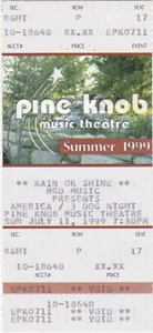 AMERIKA / 3 HUNDE NACHTEN. PINE KNOB MUSIK THEATER GEBRAUCHTES TICKET STUB 11. JULI 1999 - Bild 1 von 2