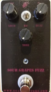 Geargas Custom Shop Pedale Fuzz Uva Acida - Foto 1 di 2