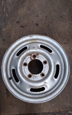 1995 1998 2000 KIA SPORTAGE 15 INCH STEEL WHEEL RIM 5 SLOT PAINTED    5 LUG - Image 1 of 3