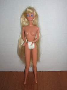Barbie Vintage Extra Largo Cabello Rubio Ojos Azules Necesita TLC - Imagen 1 de 6