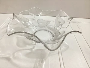 Vintage Scalloped Clear Glass With Etched Leaves Bowl - Picture 1 of 5