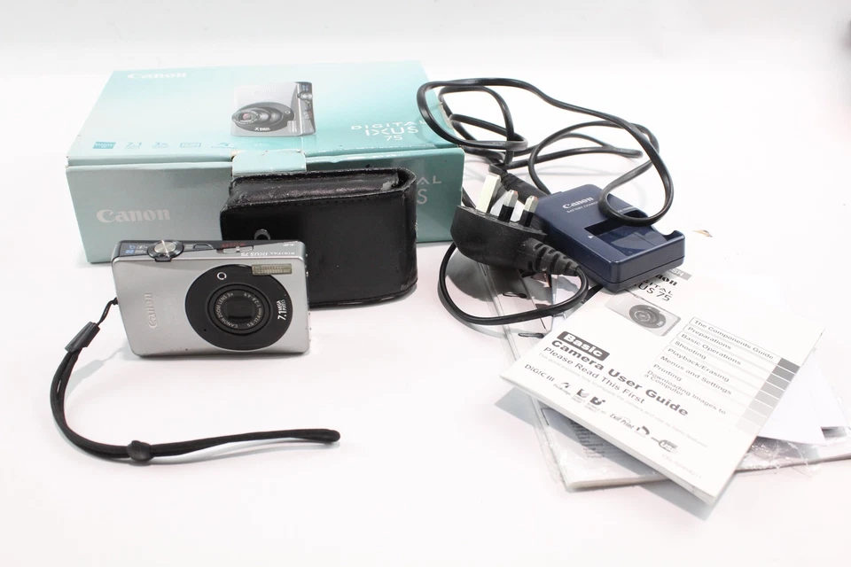 Canon IXUS 75 Digital Compact Camera Working w/ Canon 3x Zoom Lens - Image 1 of 4