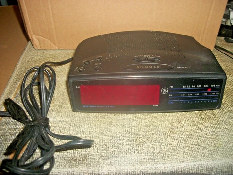 Vintage General Electric GE Digital Clock Radio/Alarm Cover