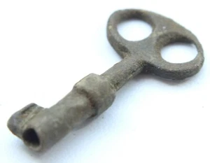 Antique Smal Brass Key Pendant (ARL01) - Picture 1 of 3