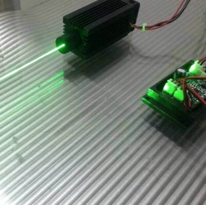 Módulo de punto láser verde enfocable 100mw 532nm/trabajo continuo/5V con TTL - Imagen 1 de 4