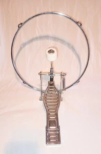 UNMARKIERTER BESSERER SEITENTROMMELREIFEN MIT ANGEBRACHTEM ZUSATZPEDAL - LOW STAR AUKTION - Bild 1 von 5