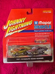 JOHNNY LIGHTNING 1:64 DIE-CAST 2000 MOPAR MUSCLE 1971 PLYMOUTH ROAD RUNNER TK - Picture 1 of 2