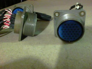 Amphenol 28-21S con brida precableada - Imagen 1 de 4