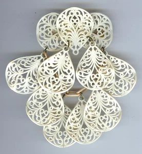 LARGE VINTAGE LACY CELLULOID DANGLE PIN BROOCH - Picture 1 of 2