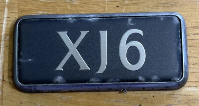 Jaguar XJ6 1991-1994 TAPA MALETERO TRASERO EMBLEMA INSIGNIA SÍMBOLO FABRICANTE DE EQUIPOS ORIGINALES USADO Foto 1 de 2