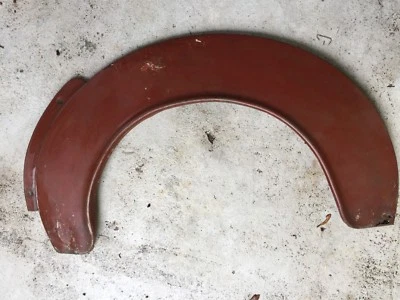 Cubierta de rueda trasera izquierda roja original Spat Jaguar MK2, 240, 340 Daimler 250 berlina Foto 1 de 4