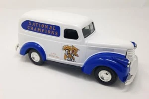 Banco DIECAST Chevy Suburbano de Baloncesto ERTL 1946 Chevy Suburbano - Imagen 1 de 5