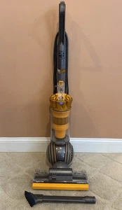 Dyson MultiFloor 2 Staubsauger mit Kombiaufsatz ~ Modell UP19 - Bild 1 von 10