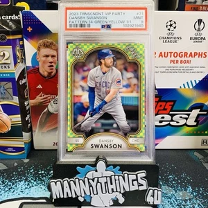 2023 Topps Transcendent Vip Party Dansby Swanson Ptrn. Verde/Amarillo 1/1 PSA 9 🔥 - Imagen 1 de 3