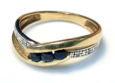 MAGNIFIQUE BAGUE OR 18 CARATS - SAPHIRS ET DIAMANTS 0.08 CARAT - 2.74 G - Photo 1/4