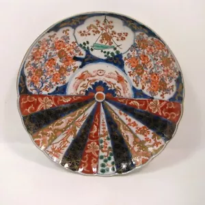 Antique Japanese very fine Imari Scalloped Plate 8.5 inches (22cm) dia. - Picture 1 of 5