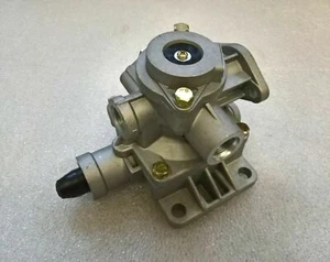 Dwuobwodowy zawór hamulcowy przyczepa regulator hamulca porównanie Wabco 9710021500 9710021507 - Zdjęcie 1 z 4