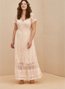 NWT TORRID (0X) L/12 LIGHT PEACH LACE BUTTON FRONT MAXI DRESS SCALLOP CROCHET - Picture 1 of 4
