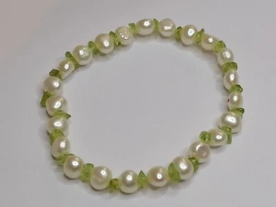Cultured Freshwater Pearl Bracelet Elasticated Baroque Pearl Peridot 515 - Image 1 of 4