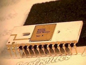 MK5002P  IC  Mostek  CERDIP-28  white ceramic body  ( 5962-00-534-5643 )  rare - Bild 1 von 1