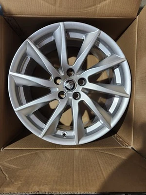 Оригинальный заводской обод колеса 18 x 8,5 дюйма из переднего сплава для Jaguar F Type BW831007AA 2014-2020 годов выпуска - Изображение 1 из 4