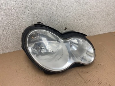 Faro lateral derecho pasajero Mercedes-Benz Clase C 2005 a 2007 OEM R1547 DW Foto 1 de 4