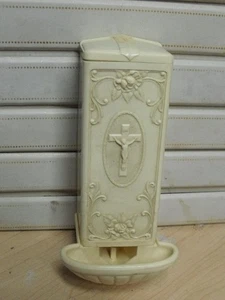 ANTIKER J.C. CO. GEFORMTER KUNSTSTOFF 8" WANDBEHANG WEIHWASSERFONT - Bild 1 von 5