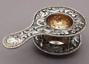 Dekoratives Teesieb mit Abtropfschale 800er Silber Christoph Widmann (123) - Bild 1 von 8