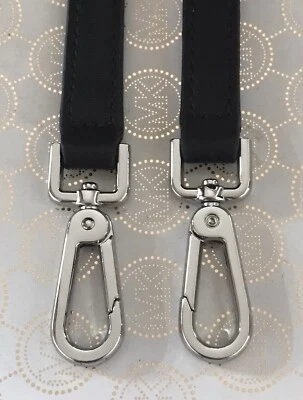 Bolsa de mão Calvin Klein prata hardware couro preto alça tiracolo ombro 50” - Imagem 1 de 4