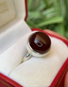 Natural Dark Brown Dencent Frame Shefat Abd Al Yemeni Aqeeq in Round Shape Ring - Picture 1 of 4