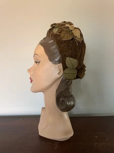VICTORIAN Antique Late 1800s Brown Velvet Bonnet Hat with Velvet AUTUMN LEAVES - Picture 1 of 24